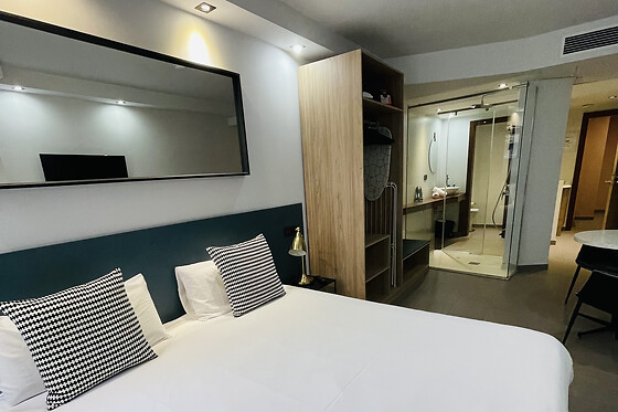 POEM SUITES - photo 1
