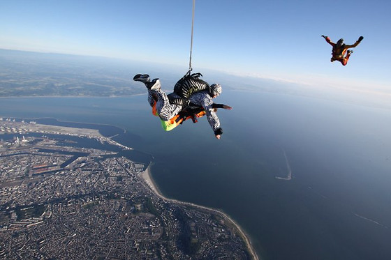 Abeille Parachutisme - photo 1