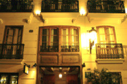 HOTEL ADHOC MONUMENTAL