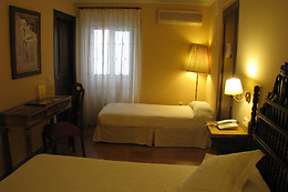 HOTEL DON CARLOS CACERES