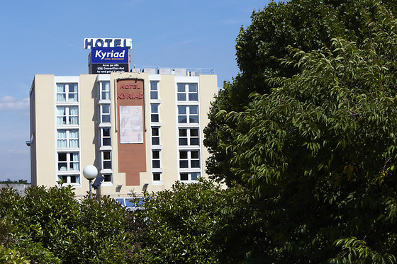 Hôtel-Restaurant Kyriad Colombes - photo 4