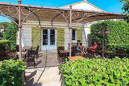 Brit Hotel Avignon Sud