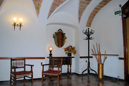 HOSTAL FABRELLAS