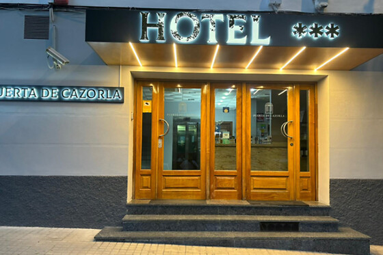 HOTEL PUERTA DE CAZORLA - photo 1