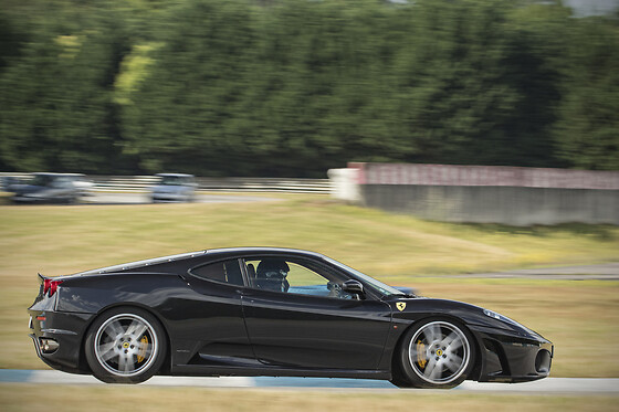 FERRARI RENT BRAGA - photo 1