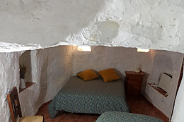 CASA CUEVA ENTRE HOCES