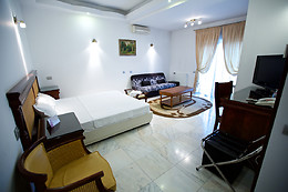 Hotel Bliss