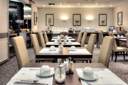 Hotel & Aparthotel Casteau Resort Mons