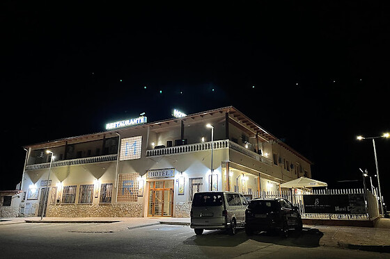BALLESTAR HOTEL BAR & GRILL - photo 0