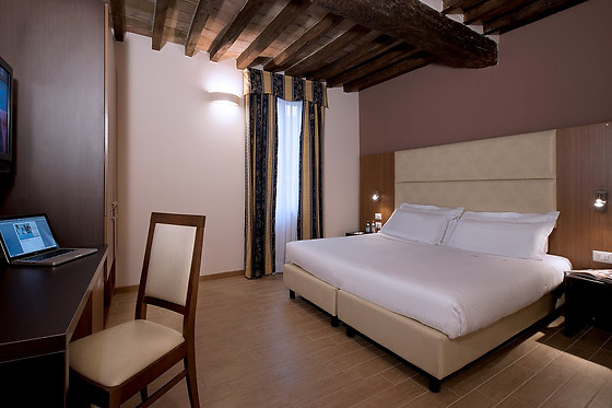 CDH Hotel Villa Ducale - photo 6