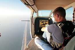 FL 140 Parachutisme Bordeaux