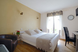 Hotel The Originals du Parc Avignon Est