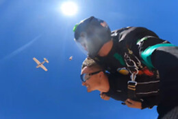 I JUMP SKYDIVE PURA VIDA