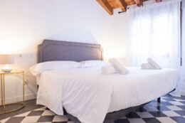 APARTAMENTOS VIRGEN BLANCA