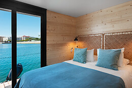 BOAT HAUS