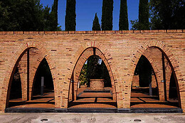 BODEGA PIRINEOS